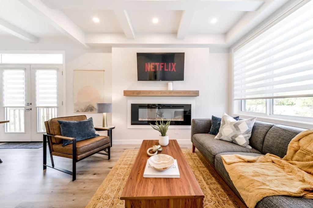 Modern Nordic Escape, 3Br Near Wem & Dt, Aircon & Fireplace, Wifi, Sleeps 6! Edmonton Exteriör bild