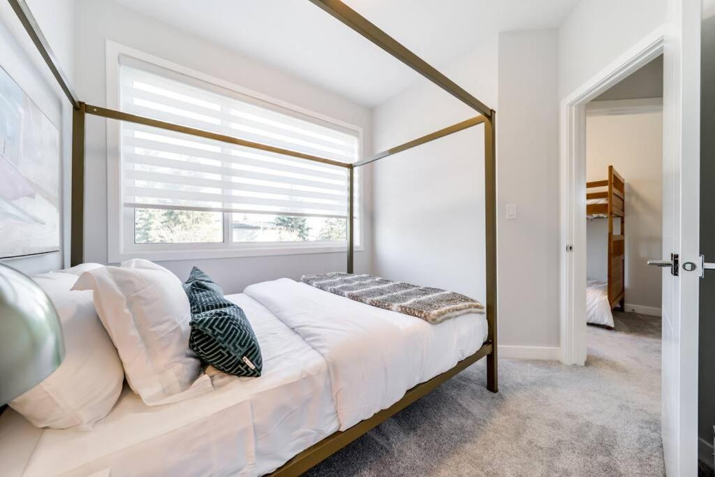 Modern Nordic Escape, 3Br Near Wem & Dt, Aircon & Fireplace, Wifi, Sleeps 6! Edmonton Exteriör bild