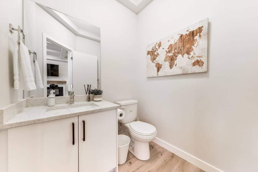 Modern Nordic Escape, 3Br Near Wem & Dt, Aircon & Fireplace, Wifi, Sleeps 6! Edmonton Exteriör bild