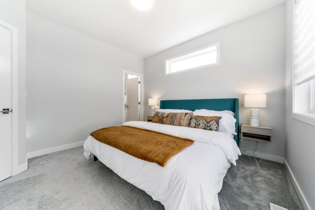 Modern Nordic Escape, 3Br Near Wem & Dt, Aircon & Fireplace, Wifi, Sleeps 6! Edmonton Exteriör bild